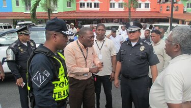 Transportistas de turismo cierran puerto de cruceros en Colón
