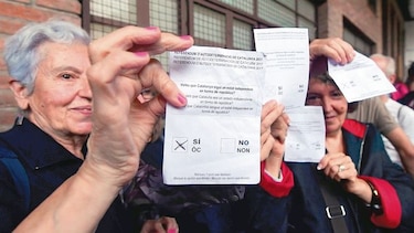 Un año después, Cataluña guarda huellas de referendo