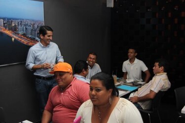 Roux dice que cuenta con un respaldo 'abrumador' de las bases de CD