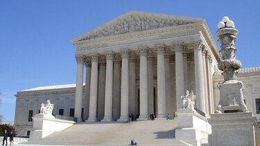 Corte Suprema sopesa pedido de Miami para demandar a tres bancos