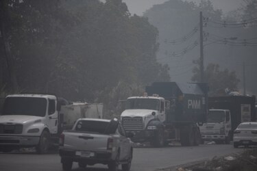 Incendio en cerro Patacón está controlado en un 85%; restablecen la llegada de camiones recolectores