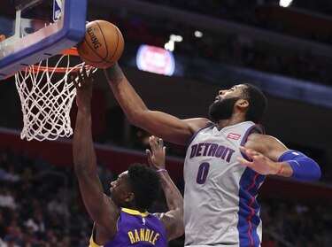 Pistons vencen a Lakers y mantienen esperanzas