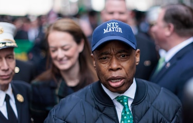 Nueva York intenta establecer un censo de migrantes aptos para trabajar