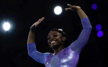 Biles hace historia