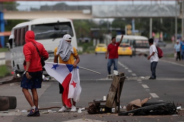 Policía arresta a tres personas por robo y  vandalismo contra la DIJ en Veraguas