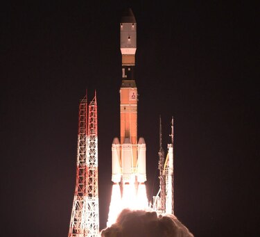 Cápsula japonesa viaja a estación espacial con suministros