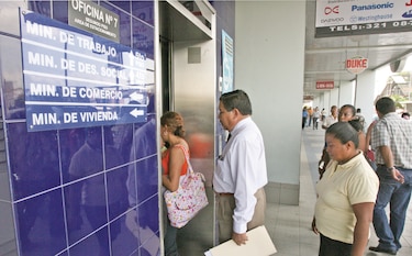 Intervencionismo estatal se refleja en el mercado laboral