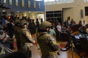 Estados Unidos comunicó a El Salvador que ingreso de tropas al Congreso es ‘inaceptable’