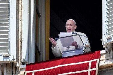 El papa Francisco expresa su preocupación por la violencia en Colombia