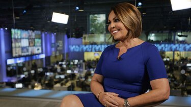 María Elena Salinas quiere alzar la voz hispana en inglés
