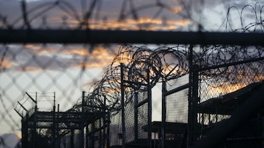 Quince detenidos de Guantánamo transferidos a Emiratos Árabes Unidos