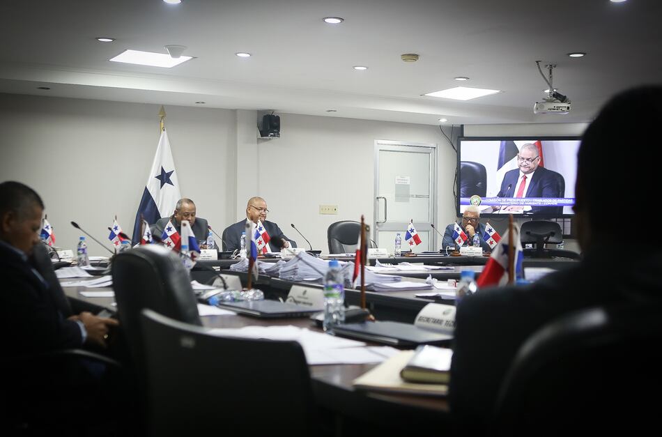 La Comisión de Presupuesto esconde sus actas; no las publica desde el 27 de julio de 2022