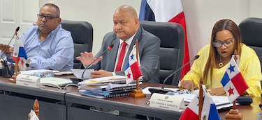¿Cómo la Asamblea usó secretamente $100.5 millones del ahorro de la deuda pública para su planilla?