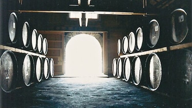 Destilería trabaja día y noche por auge del whisky