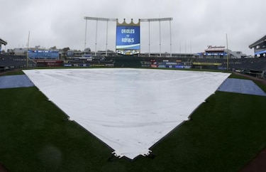 Tercer juego entre Reales y Orioles es pospuesto por lluvia
