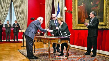 Bachelet reemplaza a ministro del Interior