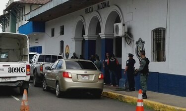 Detienen a dos sospechosos del crimen de comerciante en Los Santos
