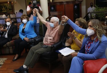 Diputados de CD que promueven una convención para retar a Rómulo Roux se reúnen con Ricardo Martinelli