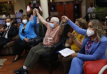 Diputados de CD que promueven una convención para retar a Rómulo Roux se reúnen con Ricardo Martinelli