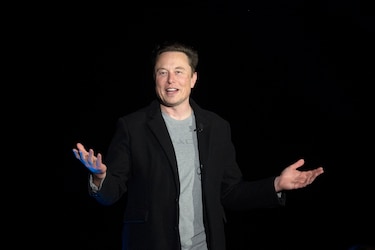Elon Musk dice que servicio satelital de internet Starlink está activo en Ucrania