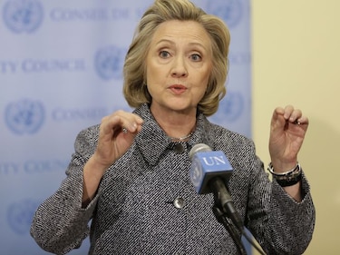 AP demanda al departamento de Estado norteamericano por registros de Clinton