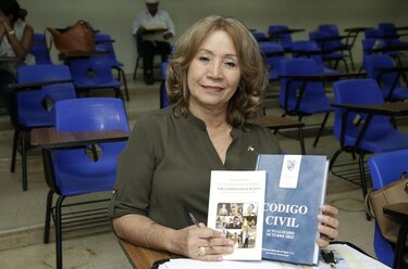 Una madre 'huérfana de hijo' escribe consejos para fluir con el duelo