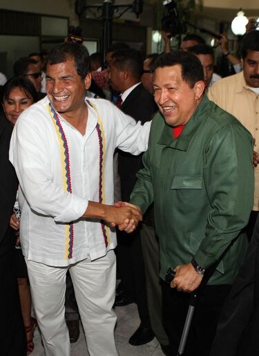 Correa decreta tres días de duelo en Ecuador por muerte de Chávez
