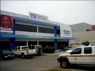 En Los Santos dos centros de votación utilizarán lámparas de baterías