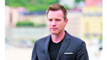 Ewan McGregor lamenta tensión racial en EU