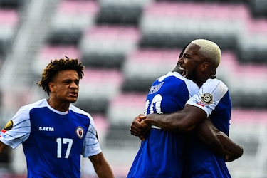 Cinco futbolistas de Haití dan positivo por Covid-19 antes del debut en Copa Oro