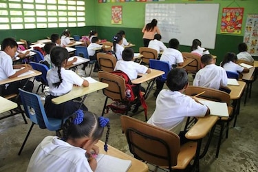 Fuertes lluvias obligan a suspender clases en Barú