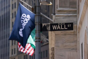 Wall Street cierra mixto tras los ataques de Estados Unidos e Israel a Irán