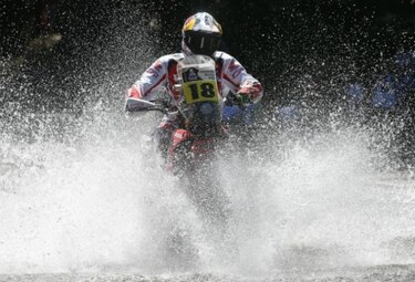 Sunderland gana la etapa, pero Barreda sigue al mando en motos