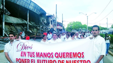 Caminata logró enviar mensaje de auxilio para los camisas roja