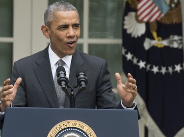 Obama celebra que su reforma sanitaria 'está aquí para quedarse'