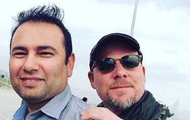 Periodista estadounidense y su traductor mueren en ataque en Afganistán