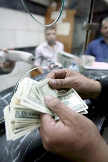 Dólar estadounidense sube frente al euro