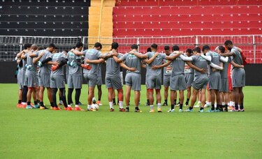 Postergan para el sábado partido Costa Rica-Honduras por tormenta