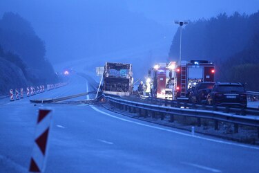 Al menos 46 personas mueren, 12 de ellas menores, en accidente de autobús en Bulgaria