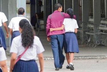 Debaten sobre educación sexual en escuelas