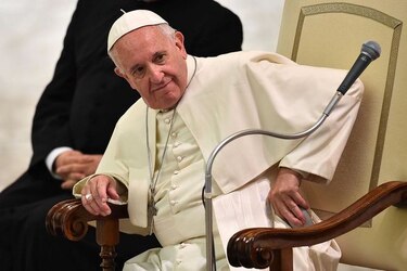 El papa quiere mayor transparencia en finanzas del Vaticano tras escándalo