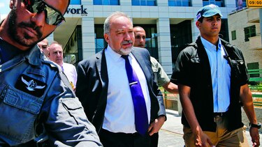 Israel limita acceso a palestinos tras ataque