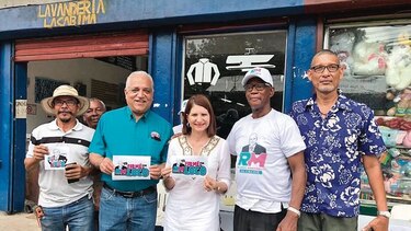 Intrépida carrera por las firmas