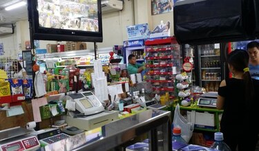 Abarroterías  superan a los supermercados