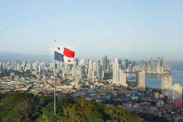 Grupo académico lanza revista  ‘Hacia una Nueva República’