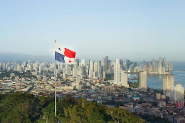 Grupo académico lanza revista ‘Hacia una Nueva República’