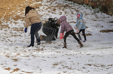 Nieve cubre la fronteriza mexicana Ciudad Juárez, en alerta por temperaturas de hasta -6°C