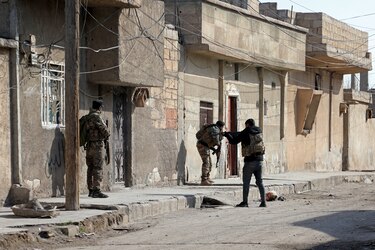 Cerca de 90 muertos en tres días de combates en Siria entre fuerzas kurdas y el EI