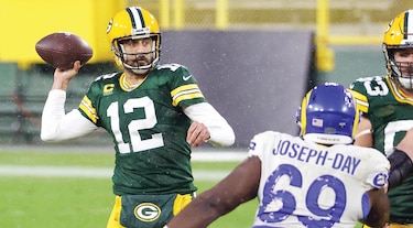 Aaron Rodgers se lleva la victoria y el récord ante los Browns