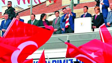 Turquía investiga a 17 residentes de EU